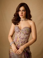 Rashi Khanna HD Photos